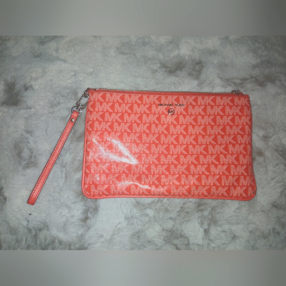 MICHAEL KORS Logo Jet Set Charm Top Zip Wristlet